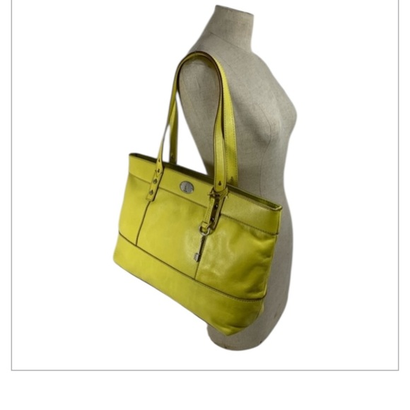 Fossil Yellow Leather Tote with Structured Design - Picture 6 of 8